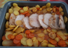 Rôti de Porc sur lit de Carottes et Pommes de terre