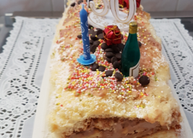 Gâteau d’anniversaire garni de mascarpone au chocolat