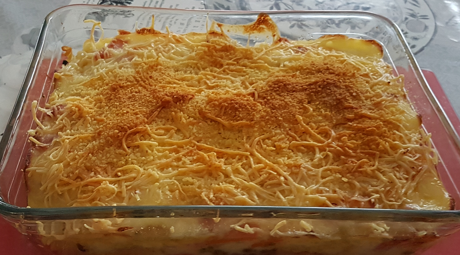 Gratins de pâtes aux légumes et lardons