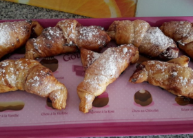 Mini croissants à la framboise