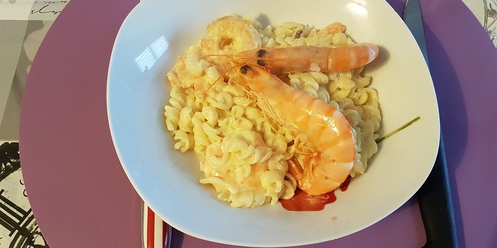 Fusillis au saumon fumé et crevettes