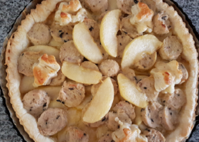 Tarte au boudin blanc sur lit de pommes au miel