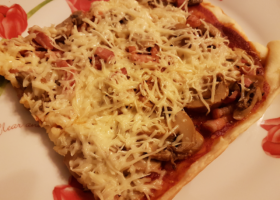 Pizza lardons champignons fromage