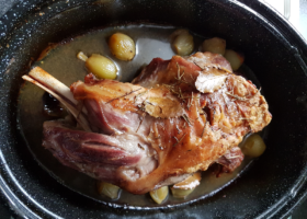 Épaule d’agneau à la boulangère façon Maman