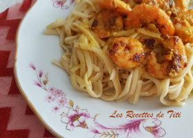 Spaghettis plats et crevettes à la crème de curry