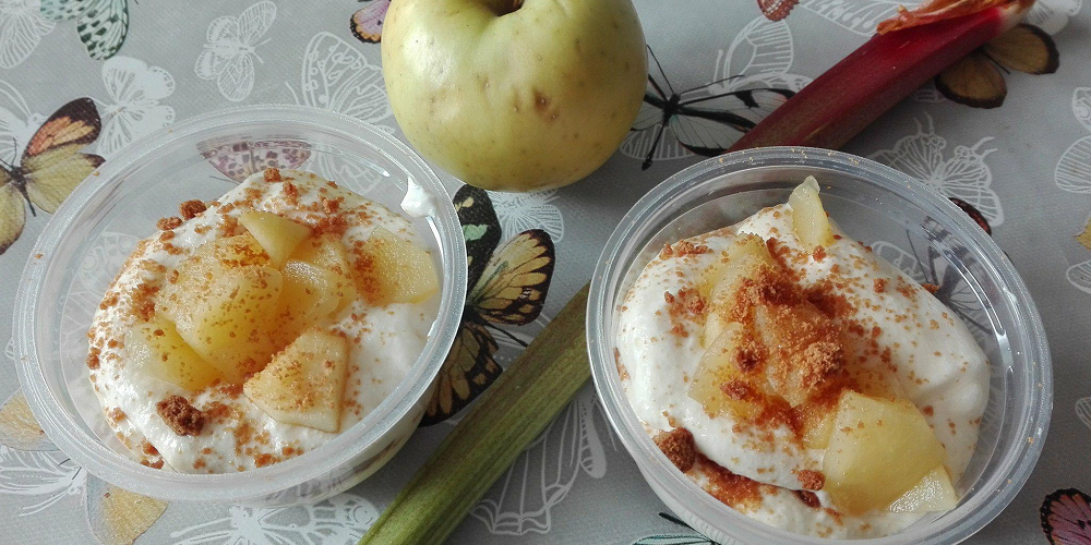 Verrines pomme rhubarbe et spéculoos de Sandrine