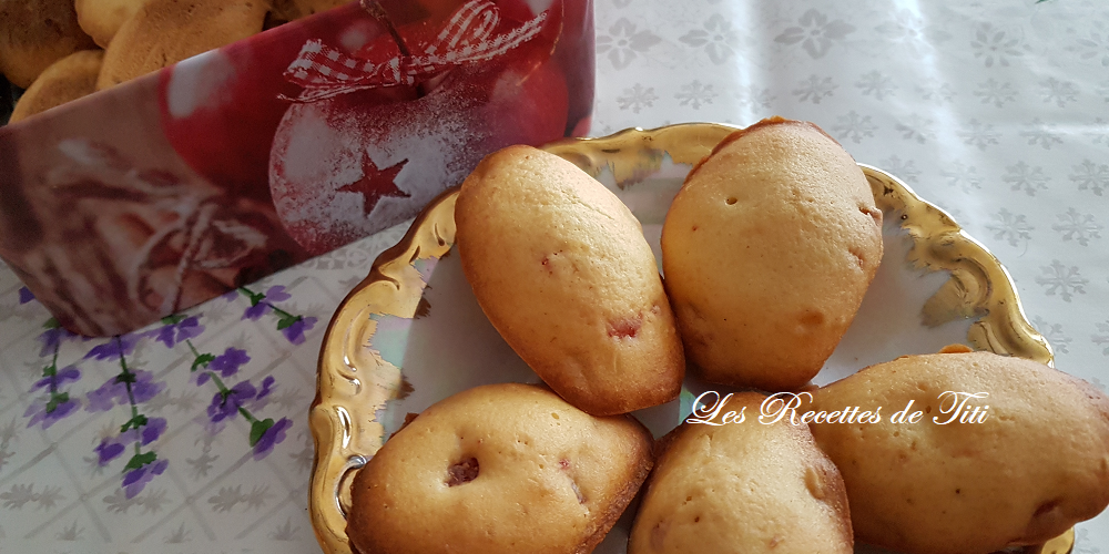 Madeleines aux fraises séchées