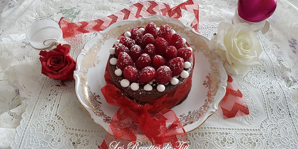 Tout choco et ses framboises sur lit de meringues