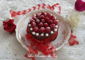 Tout choco et ses framboises sur lit de meringues