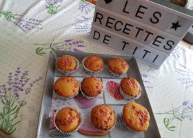 Muffins aux pépites choco fraise de Fouzia Rose
