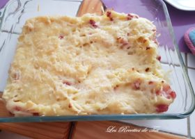 Purée aux lardons gratinée