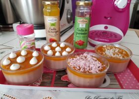 Crème dessert framboise et coulis de mangue