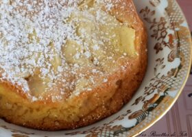 Gâteaux moelleux aux pommes individuels