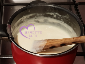 Crêpes mille trous à la béchamel et aux champignons par "Les Recettes de Titi"