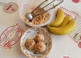 Glace banane et pépites de chocolat