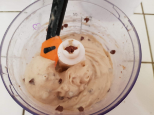 Glace banane et pépites de chocolat par "Les Recettes de Titi"