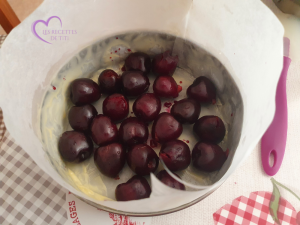 Clafoutis au yaourt et cerises par "Les Recettes de Titi"