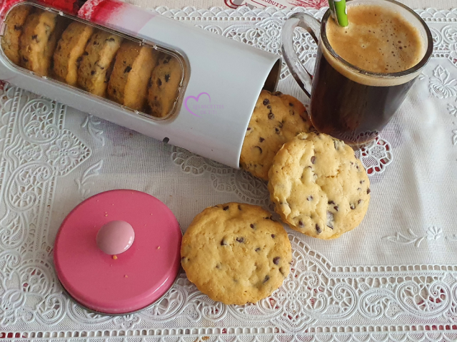 Cookies à la vanille et aux pépites de chocolats et chunks par "Les Recettes de Titi"
