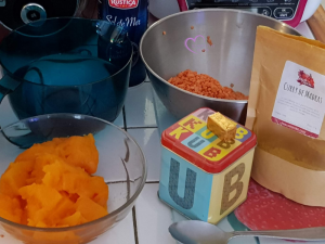 Velouté de citrouille et lentilles corail au curry et à la crème de coco par "Les Recettes de Titi"