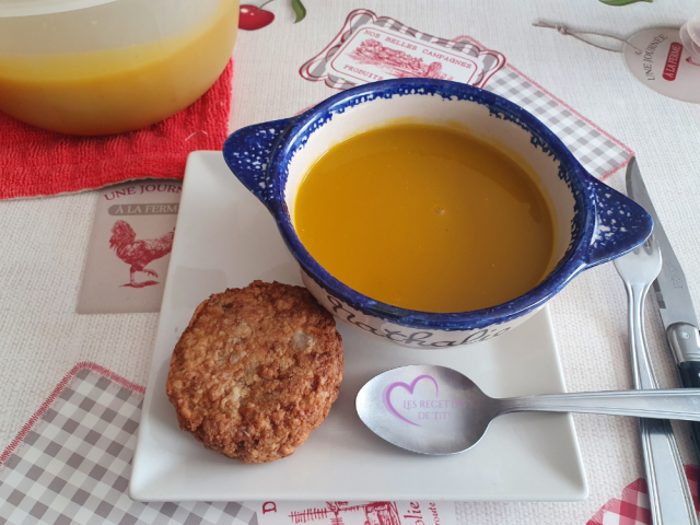 Velouté de courgettes et carottes au cumin par "Les Recettes de Titi"