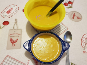 Velouté de citrouille et lentilles corail au curry et à la crème de coco par "Les Recettes de Titi"