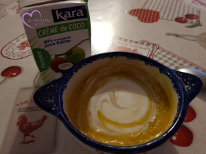 Velouté de citrouille et lentilles corail au curry et à la crème de coco par "Les Recettes de Titi"