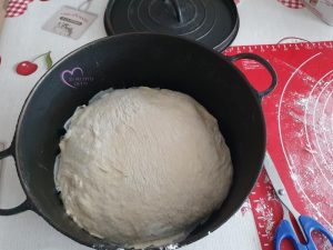 Pain cocotte sans pétrissage par "Les Recettes de Titi"