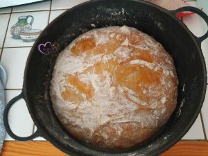 Pain cocotte sans pétrissage par "Les Recettes de Titi"