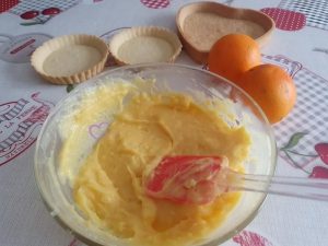 Tarte cœur et tartelettes orange meringuée par "Les Recettes de Titi"