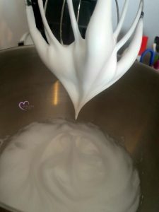 Tarte cœur et tartelettes orange meringuée par "Les Recettes de Titi"