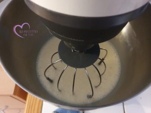 Cake au lait concentré sucré et à la vanille par "Les Recettes de Titi"
