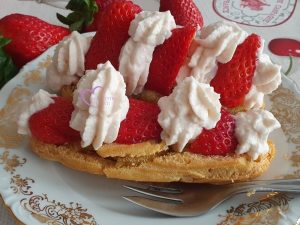 Éclairs vanille fraises et chantilly par "Les Recettes de Titi"