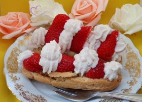 Eclairs vanille fraises et chantilly