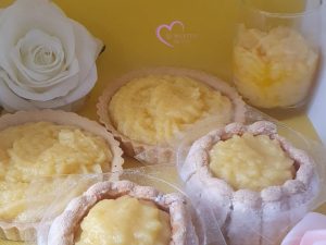 Charlottes et tartelettes citron meringuées par "Les Recettes de Titi"
