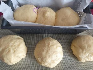 Brioche et ses briochettes au sucre perlé par "Les Recettes de Titi"