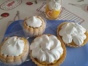 Charlottes et tartelettes citron meringuées par "Les Recettes de Titi"
