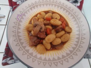 Ragout de porc à ma façon et gnocchis au cookeo par "Les Recettes de Titi"