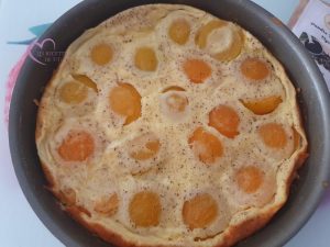 Clafoutis aux abricots au sirop par "par les Recettes de Titi"