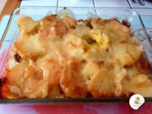 Gratin de pommes de terre mini saucisses et raclette par Les Recettes de Titi