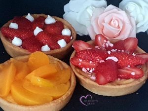 Tartelettes aux fraises et aux pêches au sirop par "Les Recettes de Titi"