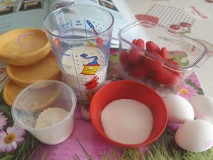 Tartelettes aux fraises et aux pêches au sirop par "Les Recettes de Titi"