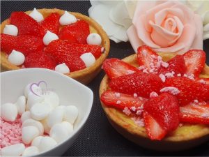 Tartelettes aux fraises et aux pêches au sirop par "Les Recettes de Titi"