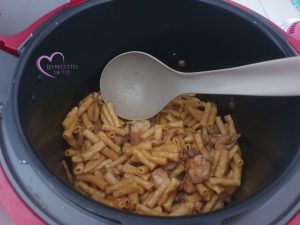 One pot pasta dinde lardons et champignons au Cookeo par "Les Recettes de Titi"
