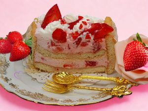 Charlotte aux fraises au fromage frais par "Les Recettes de Titi"