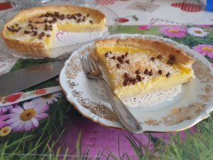Tarte flan banane noix de coco et pépites de chocolat par "Les Recettes de Titi"