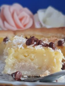 Tarte flan banane noix de coco et pépites de chocolat par "Les Recettes de Titi"