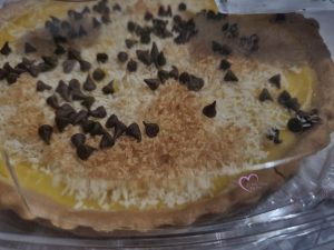 Tarte flan banane noix de coco et pépites de chocolat par "Les Recettes de Titi"