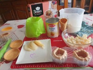 Charlottes et tartelettes aux poires par les "Recettes de Titi"