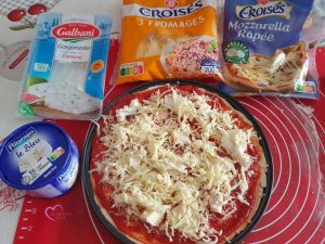 Pizza 4 fromages par "Les Recettes de Titi"