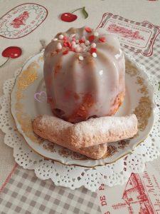 Charlotte à la framboise (Octobre Rose) par "Les Recettes de Titi"